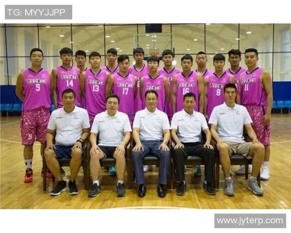 赛后分析:广州篮球队与西安篮球队球员个人能力对比及表现评估 赛后分析:广州篮球队与西安篮球队球员个人能力对比及表现评估