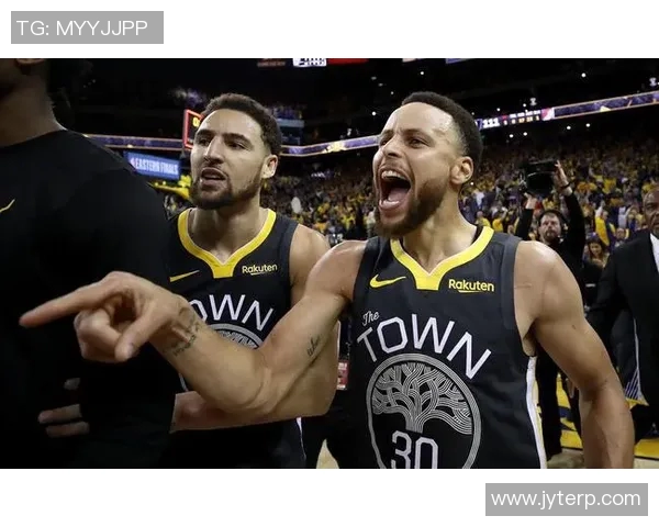 勇士与猛龙对决实时比分更新及赛况分析 勇士与猛龙对决实时比分更新及赛况分析