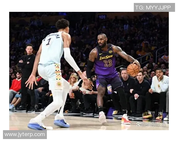 快船与湖人激战集锦回顾精彩瞬间与关键时刻分析