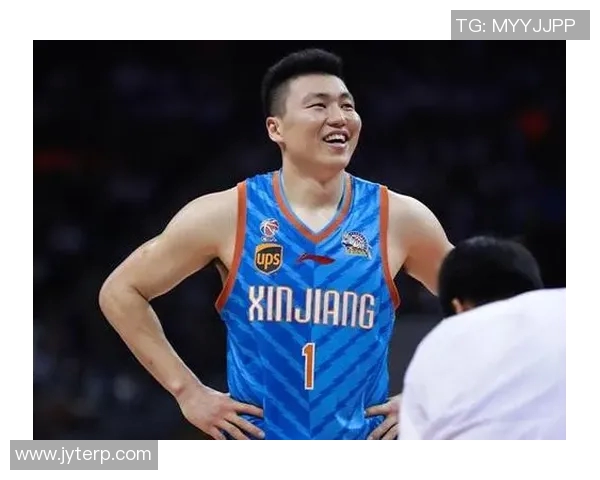 李根：从篮球场上的闪耀明星到生活中的坚韧奋斗者的成长之路