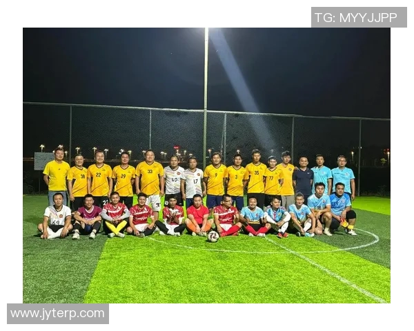 爱媛队与山口雷法的激烈对决展现足球魅力与团队精神