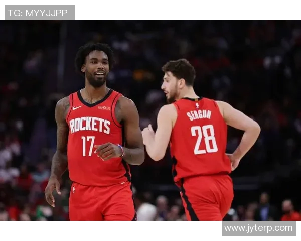 火箭队与马刺队激战正酣12月1日精彩对决不容错过