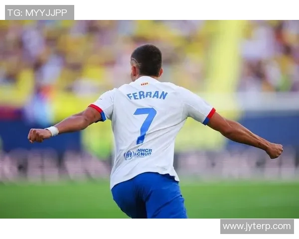 费兰托雷斯的足球之路：从青训崭露头角到国际赛场的闪耀时刻