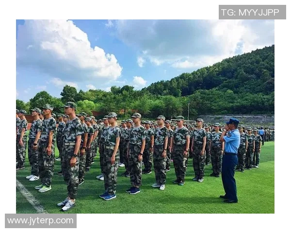 贾诚的成长之路:从平凡少年到职场精英的蜕变与奋斗 贾诚的成长之路:从平凡少年到职场精英的蜕变与奋斗