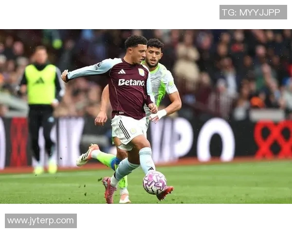 维拉与博尔顿精彩对决结果揭晓球迷热议比赛亮点与精彩瞬间