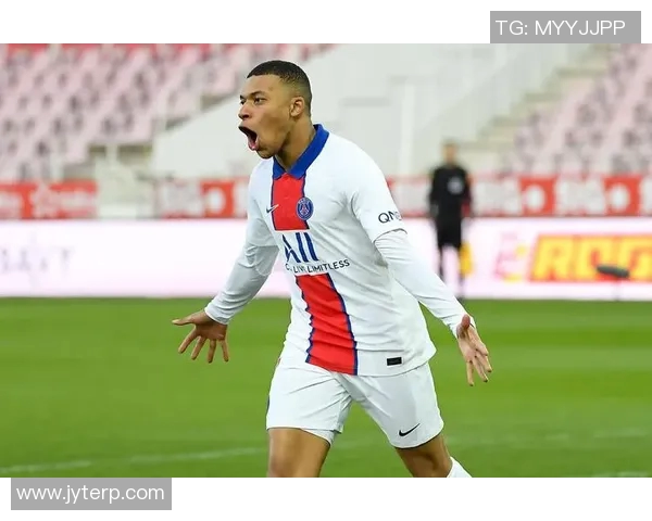 莱万领衔球队新赛季征程展望助力争夺冠军荣耀与个人成就