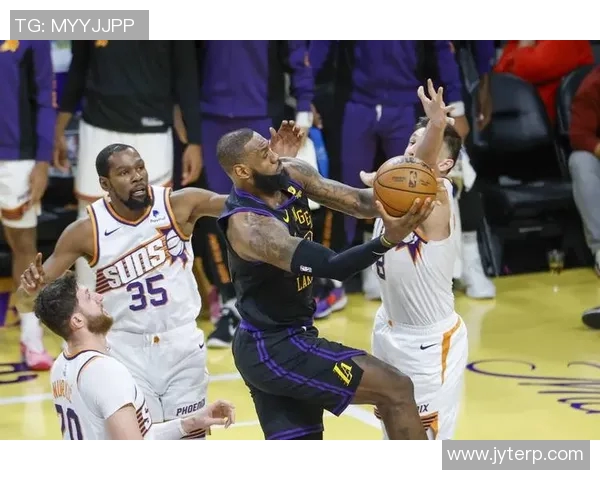 2014年湖人与骑士的经典对决回顾与精彩瞬间分析 2014年湖人与骑士的经典对决回顾与精彩瞬间分析