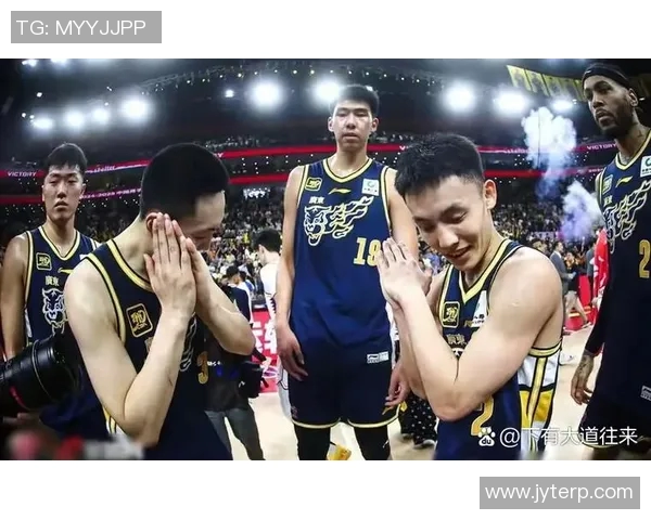 中国男篮挑战NBA太阳队精彩对决引发球迷热议与期待 中国男篮挑战NBA太阳队精彩对决引发球迷热议与期待