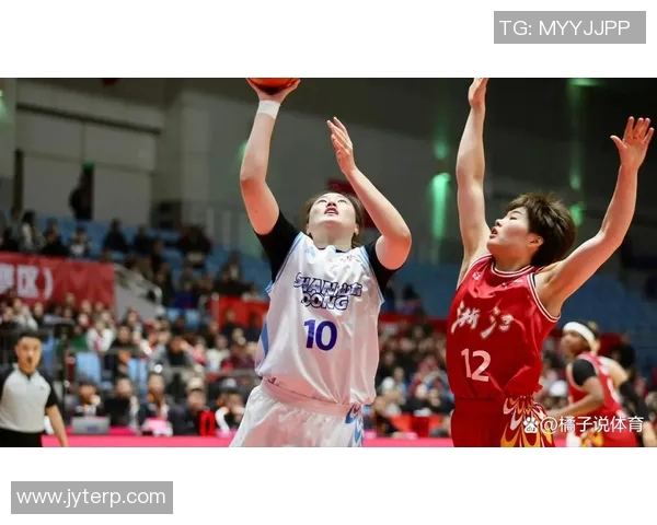 上海女篮与山西女篮激战正酣谁将赢得这场巅峰对决的胜利 上海女篮与山西女篮激战正酣谁将赢得这场巅峰对决的胜利