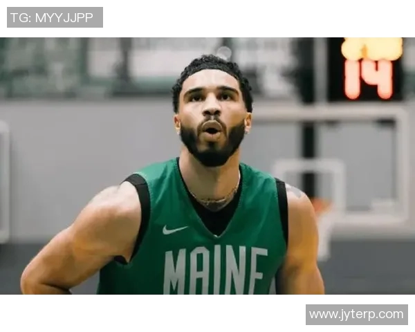杰森塔图姆如何在NBA赛场上展现领导力与卓越表现