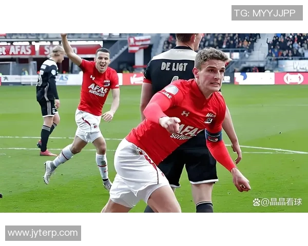 邓伯什与埃因霍温的精彩对决谁能笑到最后解析比赛关键因素 邓伯什与埃因霍温的精彩对决谁能笑到最后解析比赛关键因素