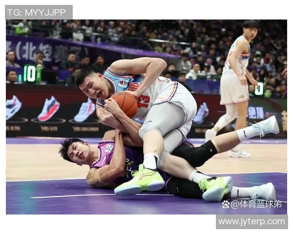 3月14日新疆队迎战广东队期待一场精彩的篮球对决与激烈的竞争 3月14日新疆队迎战广东队期待一场精彩的篮球对决与激烈的竞争