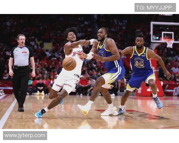 2019年快船与76人激战回顾球场上的精彩瞬间与战术较量分析 2019年快船与76人激战回顾球场上的精彩瞬间与战术较量分析