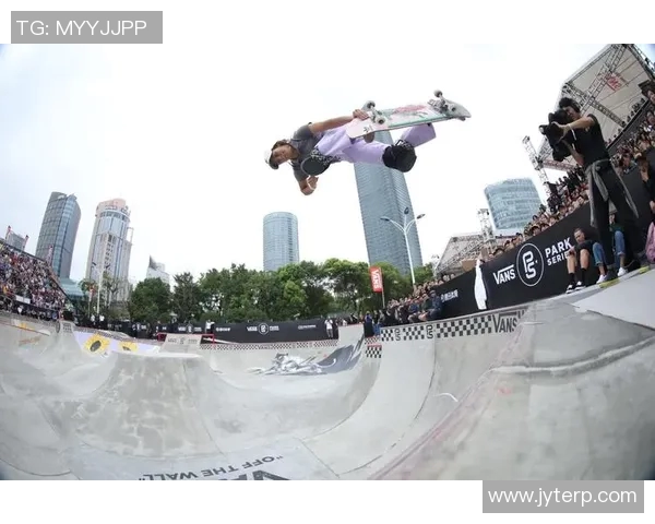 上海攀岩队在世界滑板锦标赛中的团队协作表现分析与点评 上海攀岩队在世界滑板锦标赛中的团队协作表现分析与点评