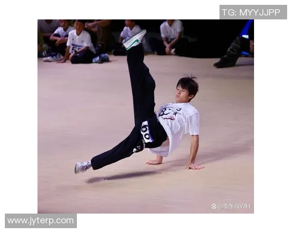 上海街舞队的节奏探索与创新舞风的碰撞与融合 上海街舞队的节奏探索与创新舞风的碰撞与融合