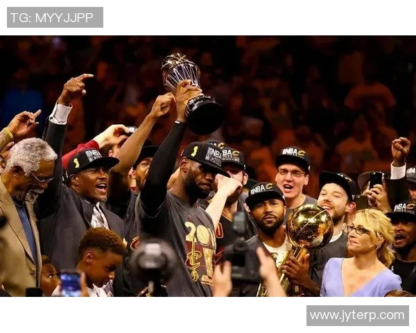 勇士与骑士2017年总决赛巅峰对决回顾与精彩瞬间分析 勇士与骑士2017年总决赛巅峰对决回顾与精彩瞬间分析