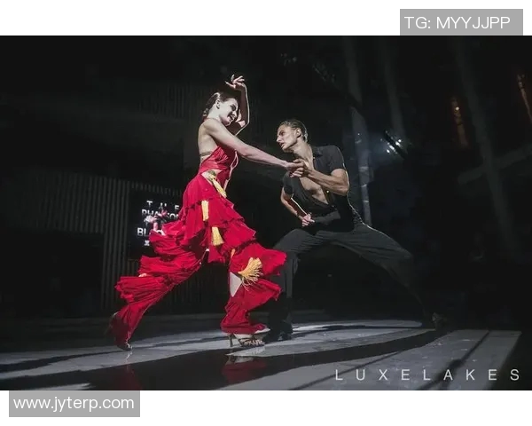 成都街舞队团队协作深度解析与其他城市舞队的对比研究MBA 成都街舞队团队协作深度解析与其他城市舞队的对比研究MBA