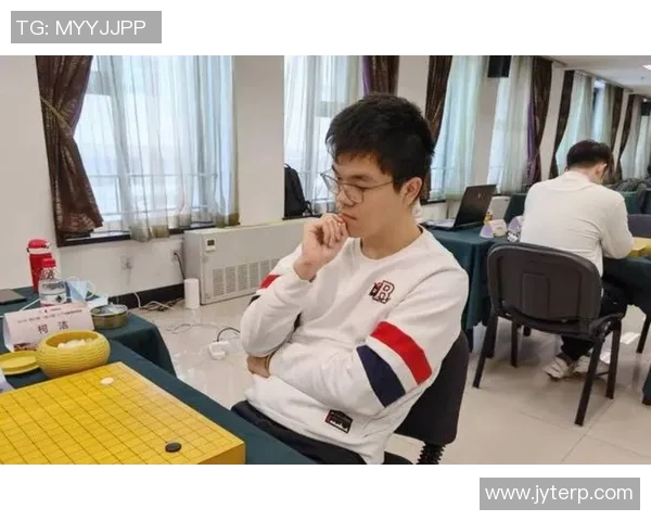 柯洁与於之莹对决棋坛巅峰展现围棋艺术的智慧与魅力 柯洁与於之莹对决棋坛巅峰展现围棋艺术的智慧与魅力